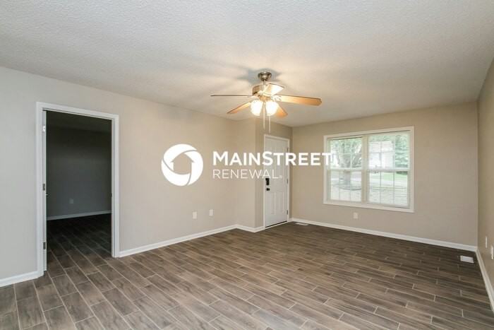 709 Firecrest St Se - Photo 4 of 16