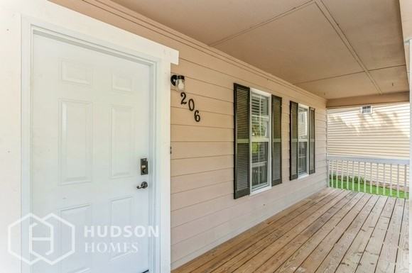 206 Brookside Drive - Photo 3 of 25