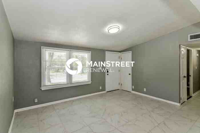 8500 E 91st St - Photo 3 of 16