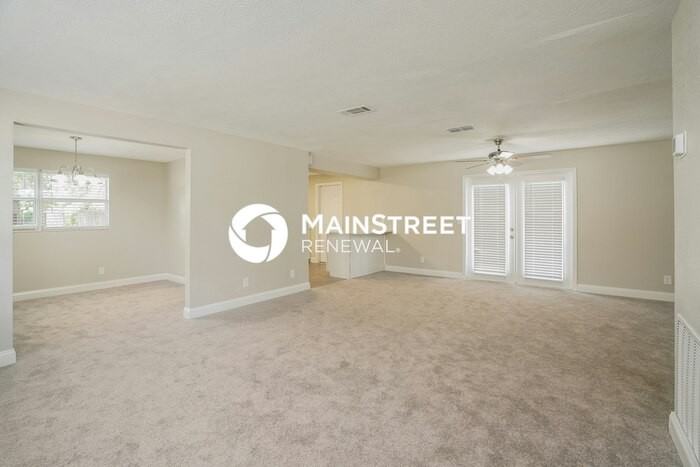 583 Madeira Dr - Photo 3 of 16