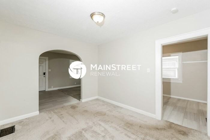 951 N Kealing Ave - Photo 7 of 16