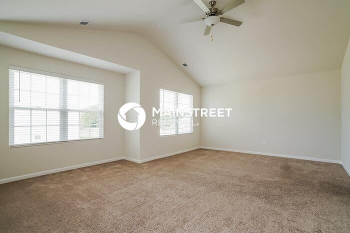 300 Gourd Street - Photo 3 of 20