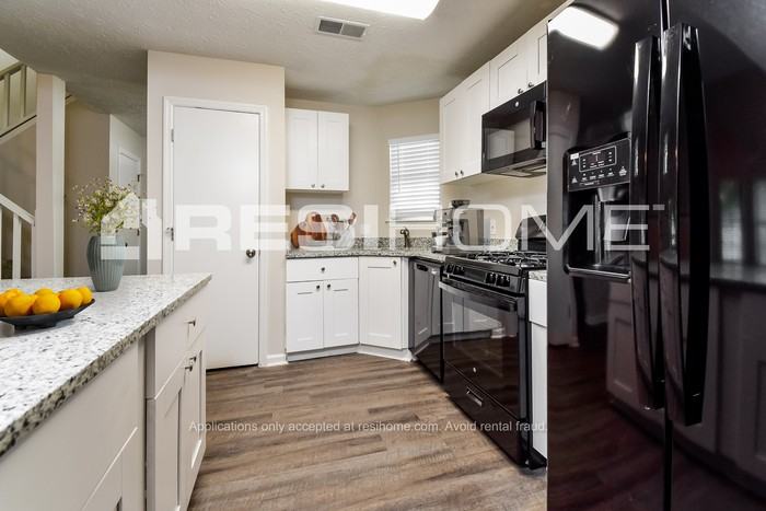 1108 Cherokee Heights Road - Photo 3 of 20