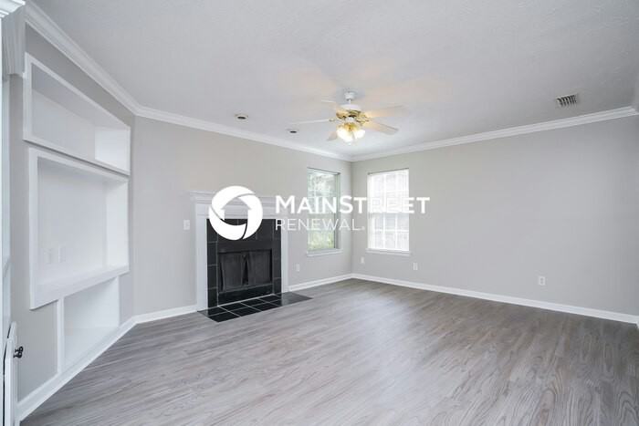 2024 Summit Ln - Photo 2 of 17