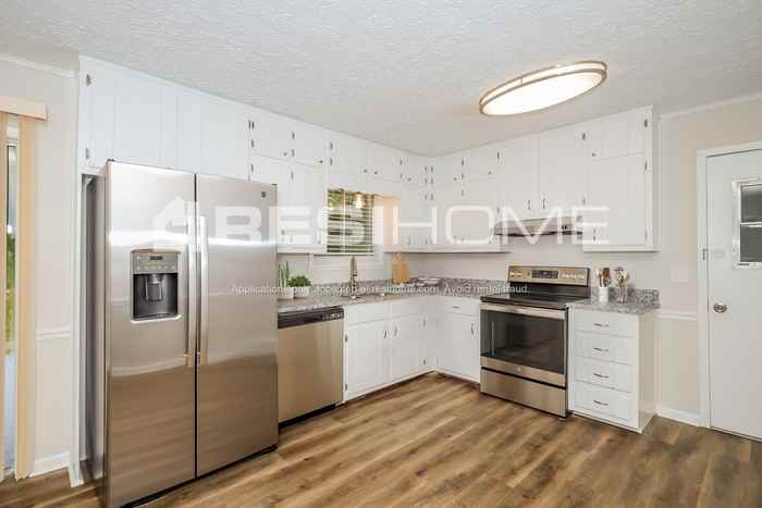 7302 Grayson Dr - Photo 2 of 21