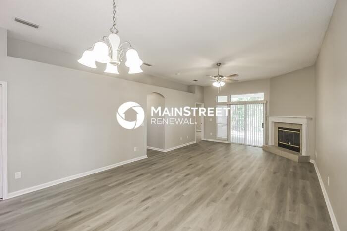 10813 Campus Heights Ln - Photo 2 of 16