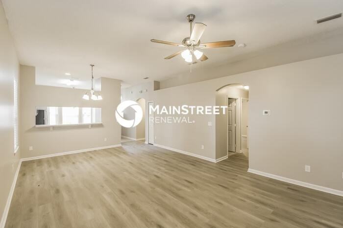 10813 Campus Heights Ln - Photo 7 of 16
