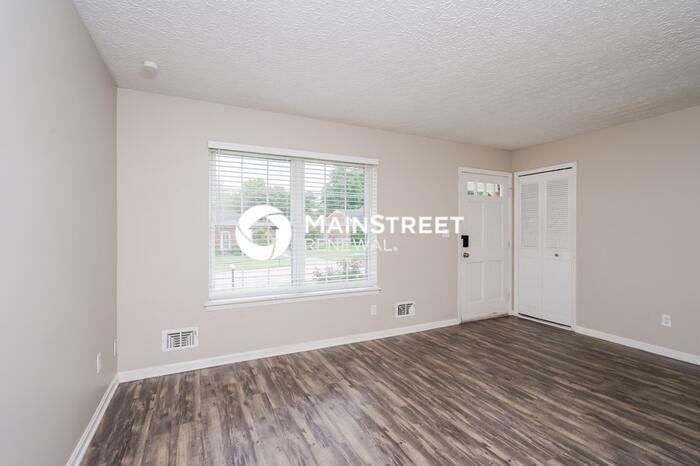 8204 Rochelle Road - Photo 5 of 17