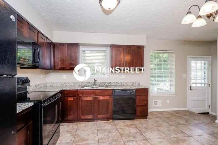 8204 Rochelle Road - Photo 7 of 17