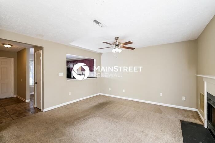 1687 Hunting Creek Drive Southeast - Photo 4 of 14