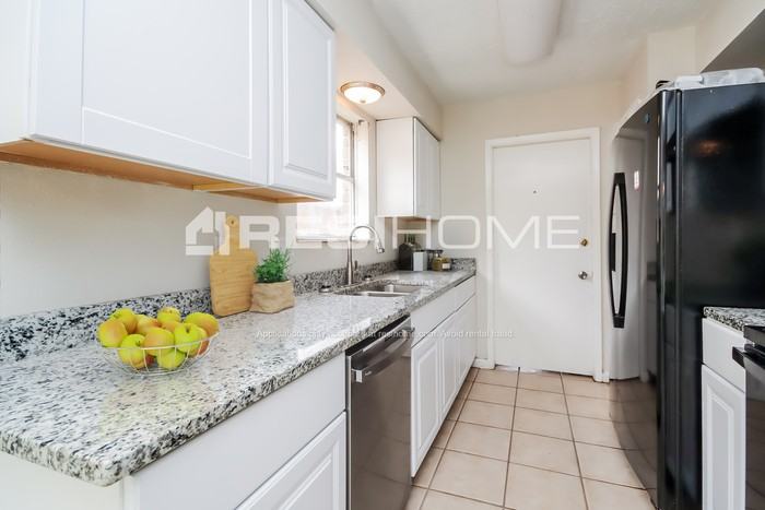 13522 Townwood Dr - Photo 3 of 21