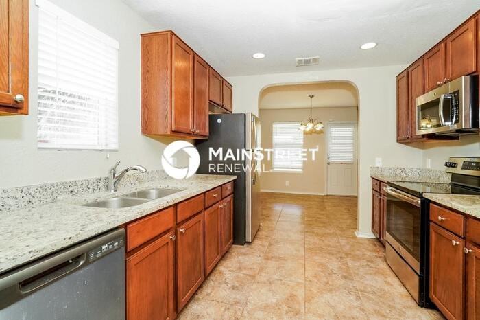 10910 Cimarron Cove - Photo 4 of 17