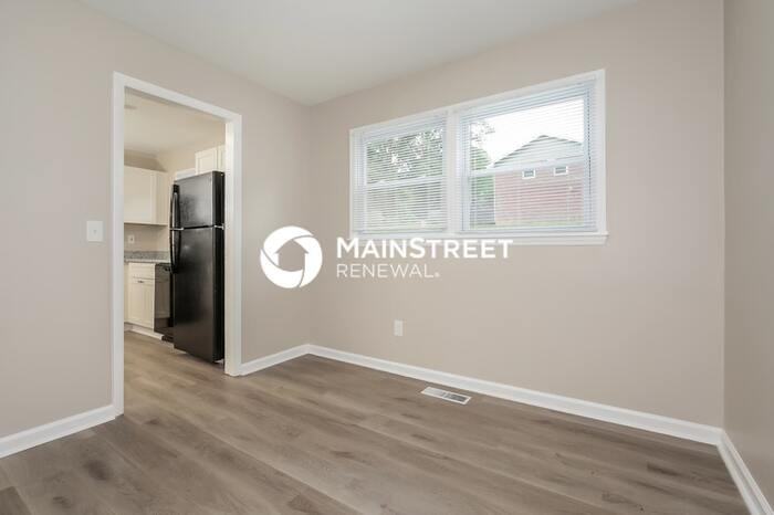 511 Foxcroft Drive #511 - Photo 4 of 17