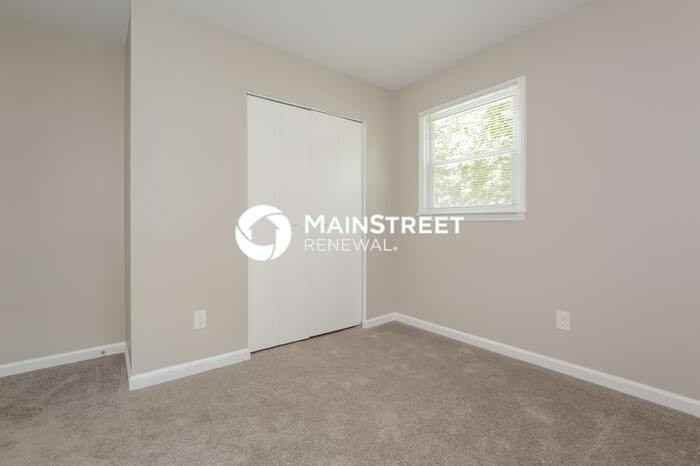 511 Foxcroft Drive #511 - Photo 7 of 17