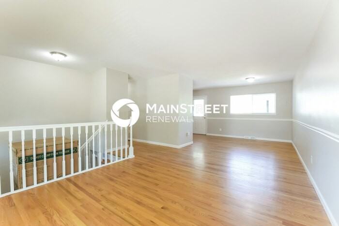 165 Iris St - Photo 2 of 17