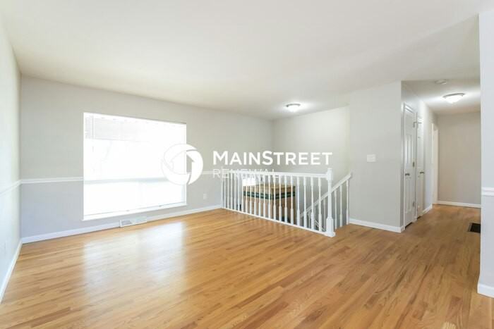 165 Iris St - Photo 3 of 17