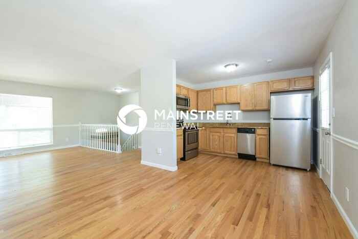 165 Iris St - Photo 4 of 17