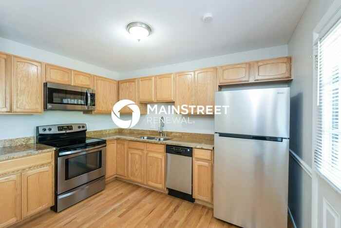 165 Iris St - Photo 6 of 17