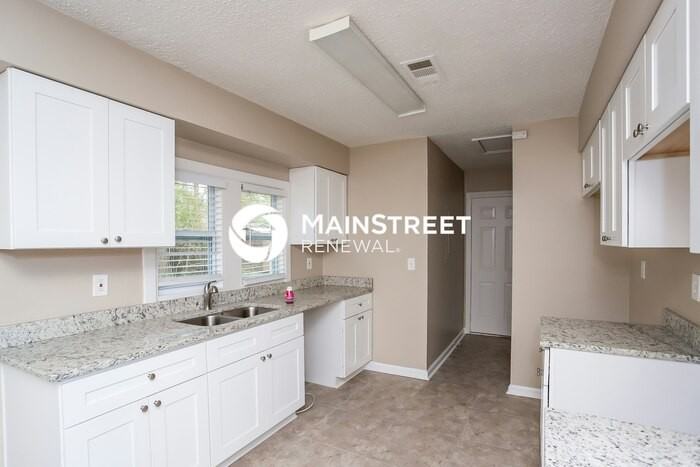 141 Montego Cir - Photo 6 of 15