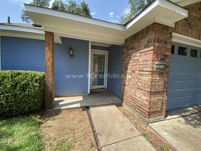 1301 Pecan Square - Photo 2 of 21