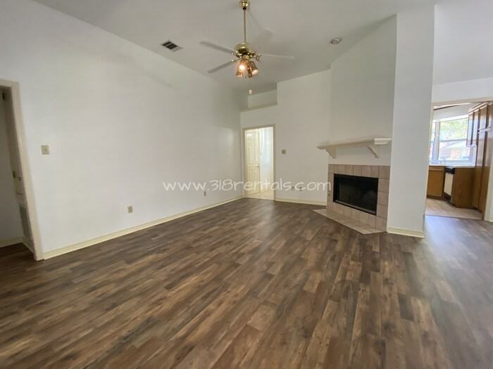1301 Pecan Square - Photo 5 of 21
