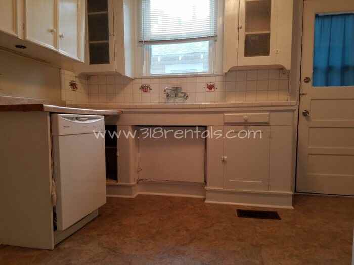 3422 Beverly Pl - Photo 5 of 12