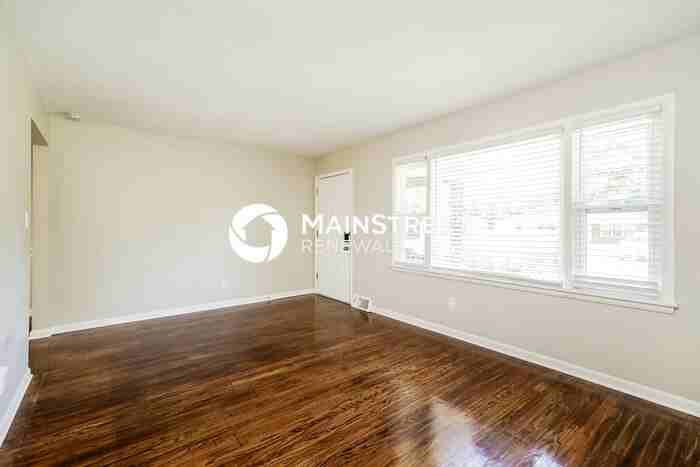 4401 Charlotte Ann Drive - Photo 3 of 17