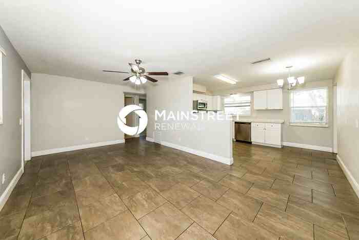 5820 21st St W - Photo 4 of 17