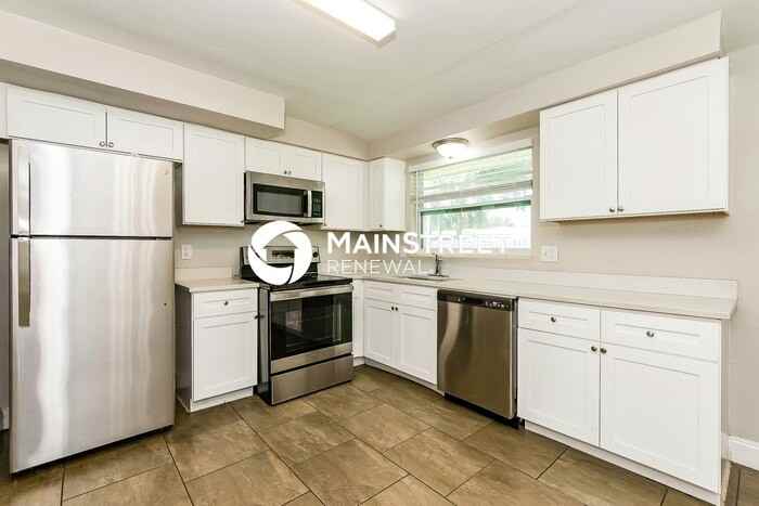 5820 21st St W - Photo 7 of 17