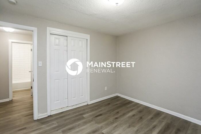 7318 Brooklyn Ave - Photo 5 of 16