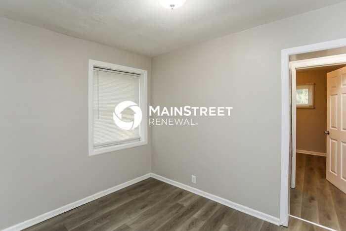 7318 Brooklyn Ave - Photo 6 of 16