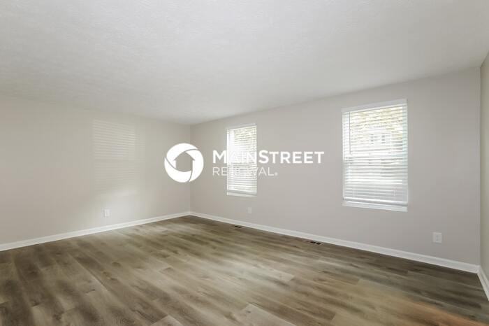 694 Stoneside Dr - Photo 5 of 19