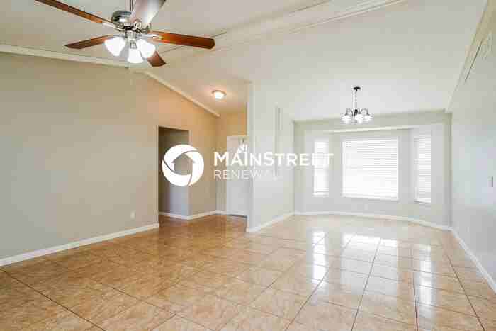 2214 Sw 2nd Ct - Photo 3 of 16