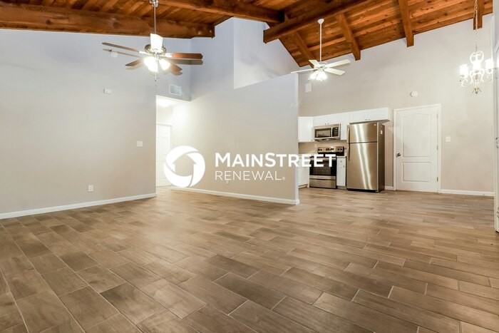 2760 Hillsdale Ave - Photo 2 of 15