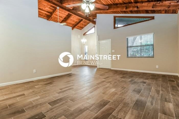 2760 Hillsdale Ave - Photo 3 of 15