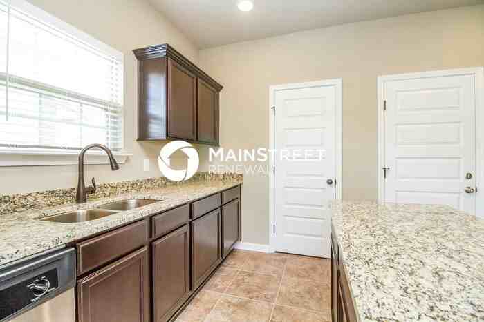 1111 Harmony Ln - Photo 7 of 15