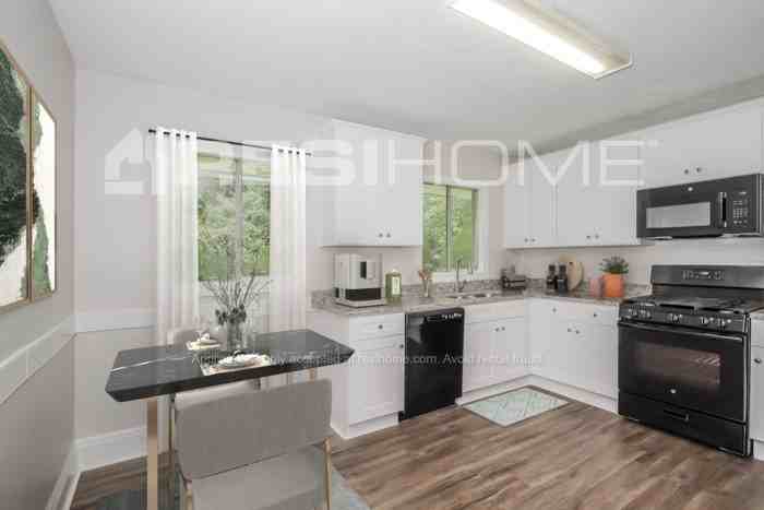 8390 Attleboro Dr - Photo 3 of 18