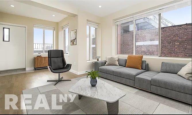 Suffolk St #8C - Photo 2 of 15