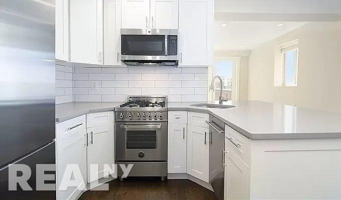 Suffolk St #8C - Photo 3 of 15