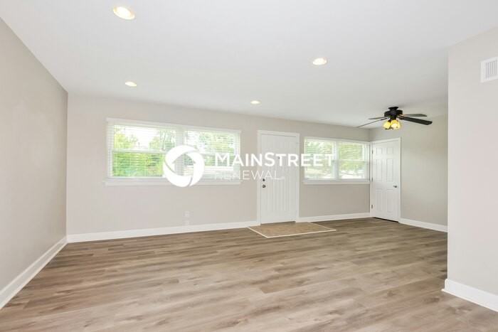 635 Loyola Drive - Photo 3 of 17