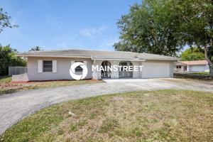 featured image of 11041 Glenwood Dr