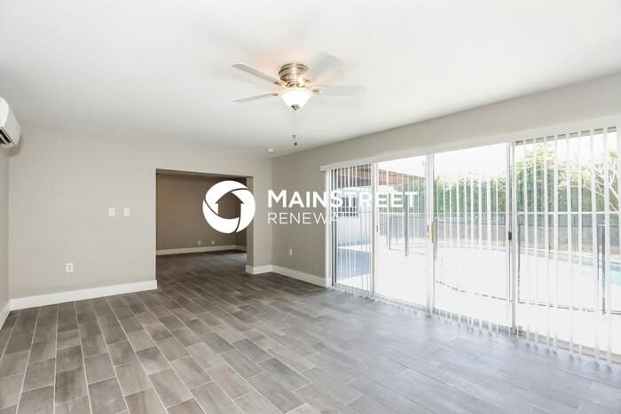 11041 Glenwood Dr - Photo 4 of 16
