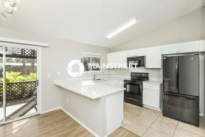 1084 Thompson Rd Sw - Photo 7 of 16