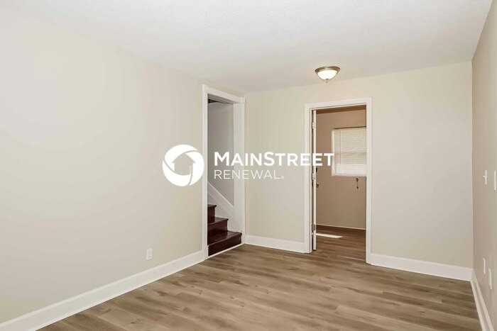 38 Woodlake Dr - Photo 4 of 18