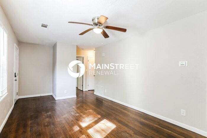 8906 Richards Dr - Photo 4 of 16