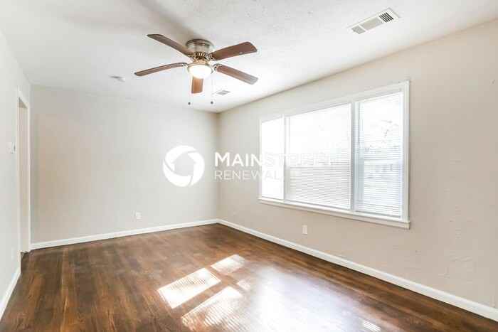 8906 Richards Dr - Photo 5 of 16