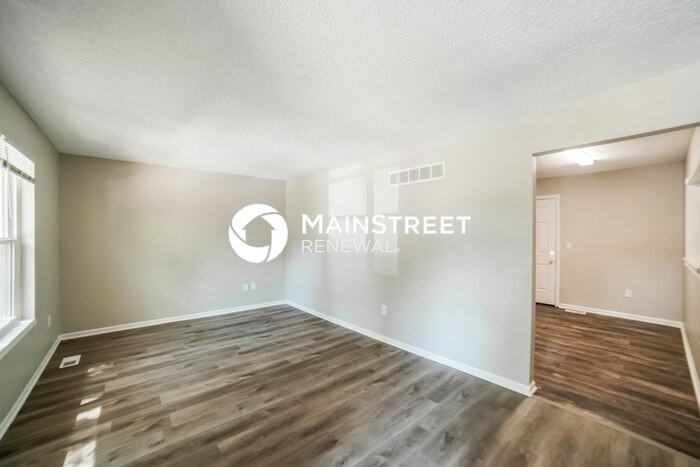 806 Se 19th St - Photo 3 of 17