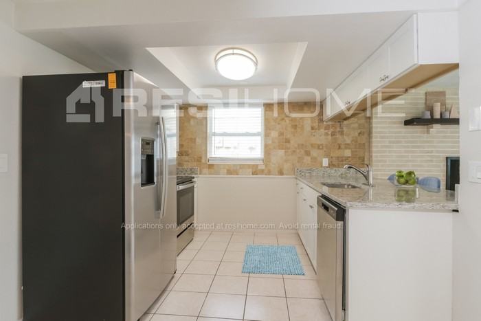 5746 1st Ave - Photo 4 of 18