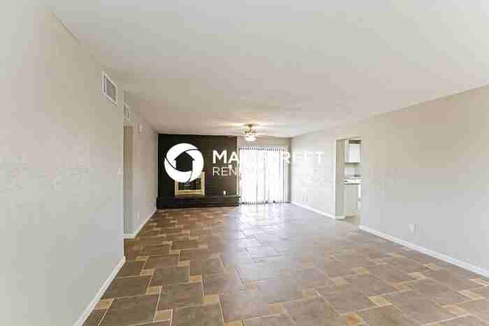 8420 North 38th Drive - Photo 3 of 15