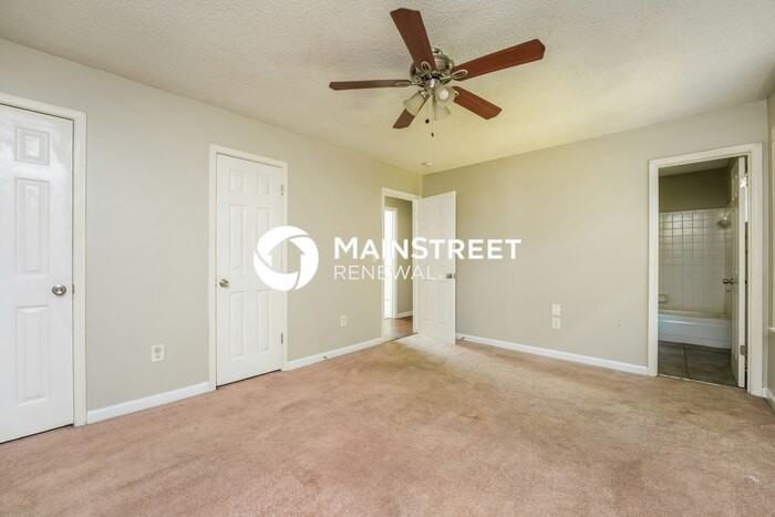 5517 Hadrian Ct - Photo 6 of 18